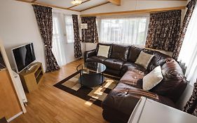Lochlands 2Br Family Caravan - Pets - Play Park